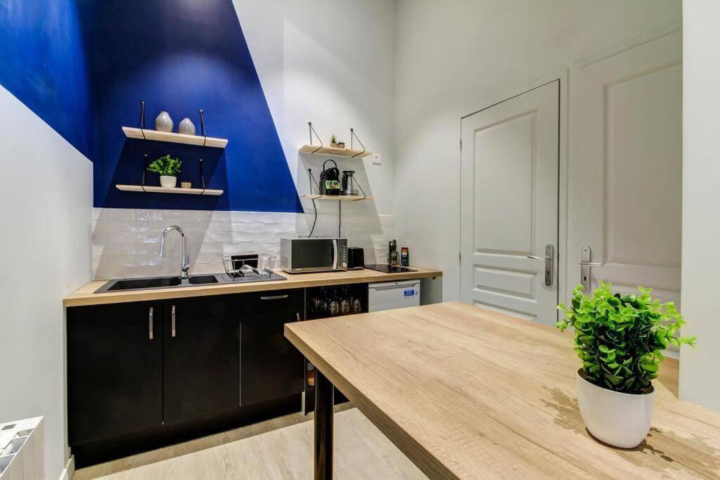 Le Berlier 60M2 + Cour Privee - Centre Historique Daire Dijon Dış mekan fotoğraf